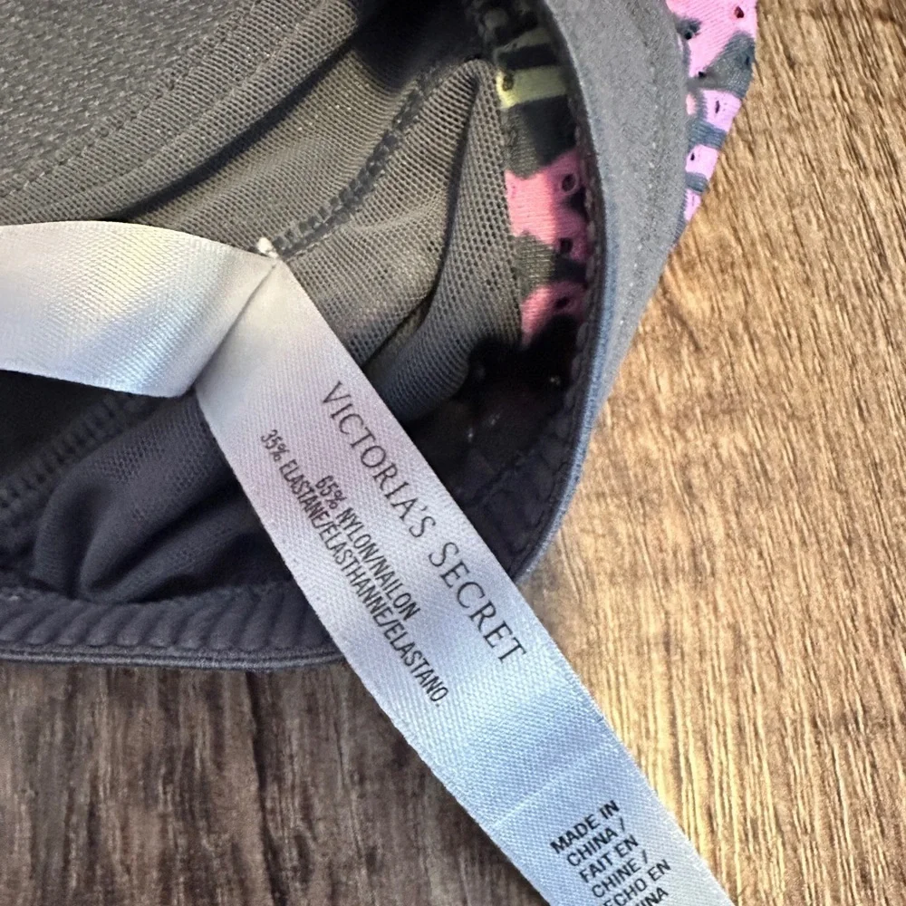 VSX SPORT multicolored adult/teen bra crop top sports bra athletic size 32C NWOT